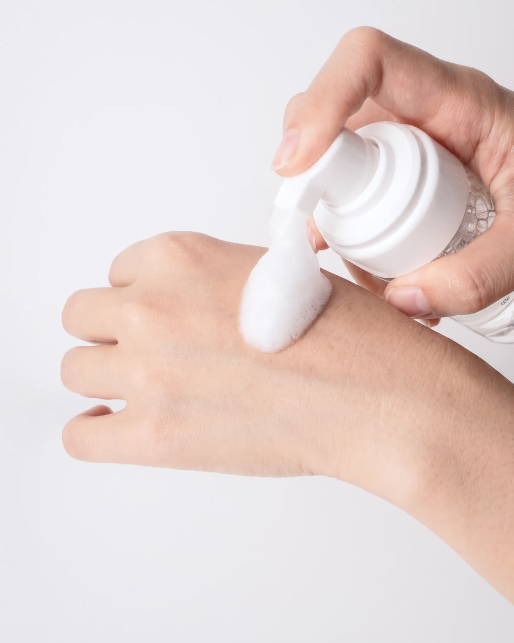 Hyaluronic Glow Bubble Essence Toner