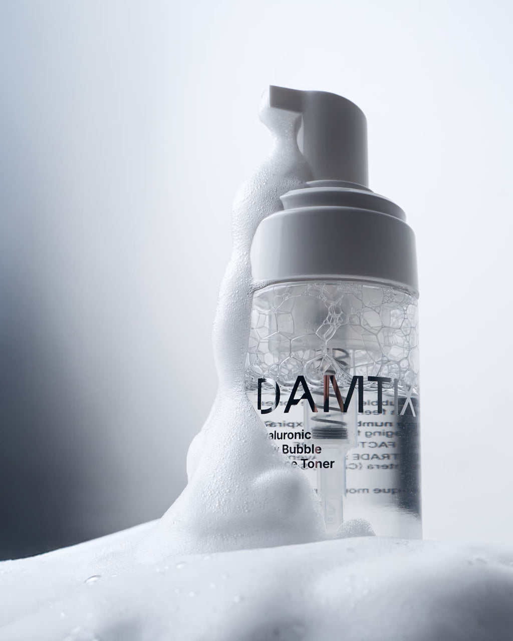 Hyaluronic Glow Bubble Essence Toner