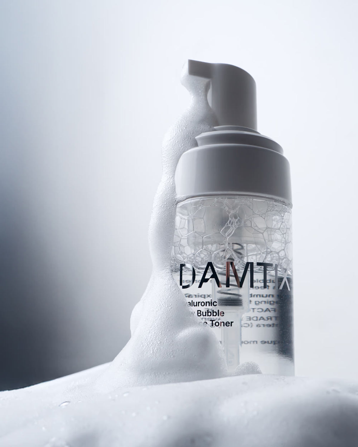 Hyaluronic Glow Bubble Essence Toner